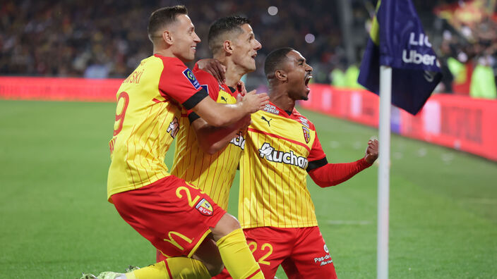 Victoire méritée du RC Lens face à Lyon avec un pénalty en fin de match de Florian Sotoca