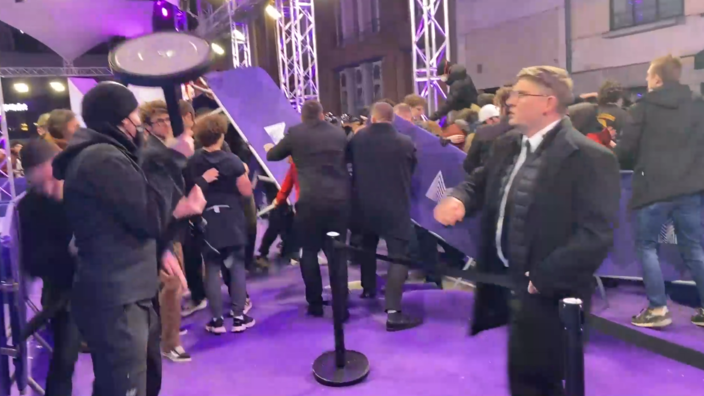 Series Mania : des manifestants forcent le tapis rouge à l'occasion de la venue de Marcia Cross